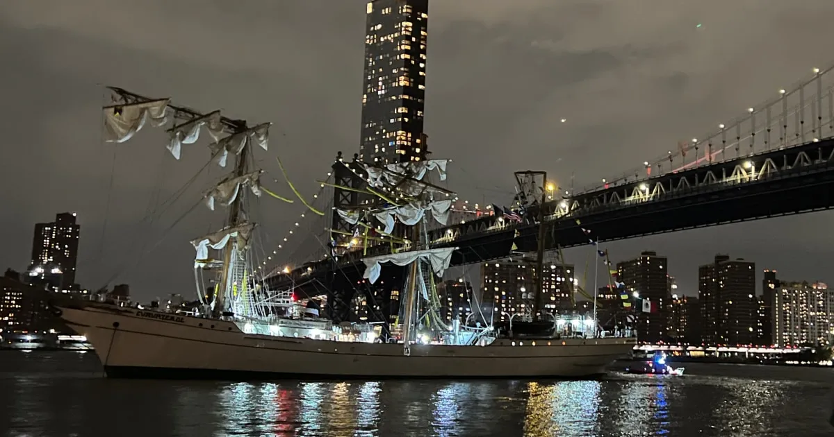 Brooklyn Bridge Boat Accident